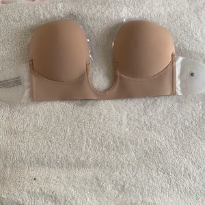 Victoria secret Brand new invisible plunge push up bra